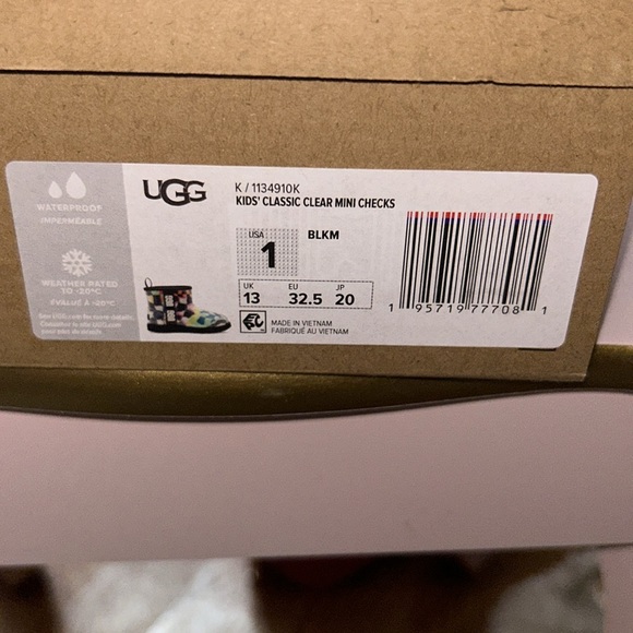 Girls classic clear mini check Uggs - Picture 3 of 4